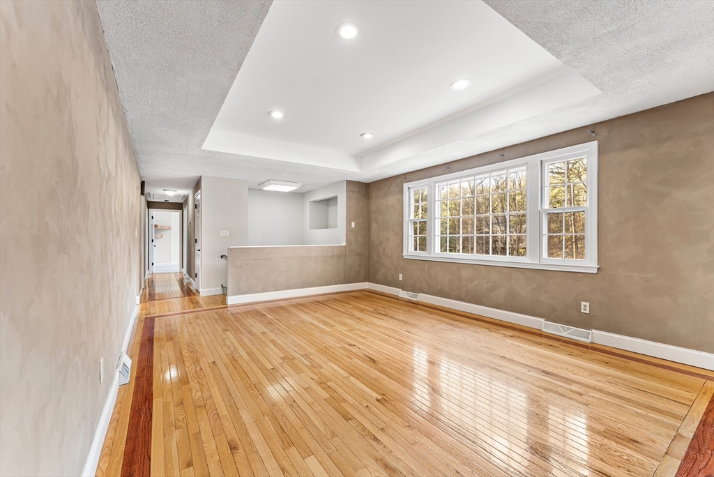 14 Forest Road Foxboro, MA 02035 - Photo 7 of 33 Gallery Image 7