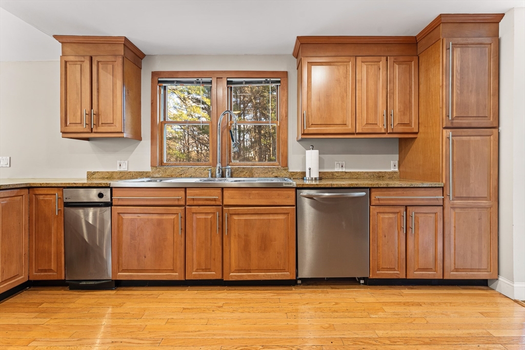 14 Forest Road Foxboro, MA 02035 - Photo 10 of 33 Gallery Image 10