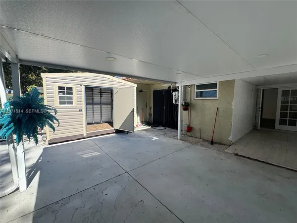 $2,900 | 17528 Northwest 66th Place, Unit 17528, Hialeah, FL 33015