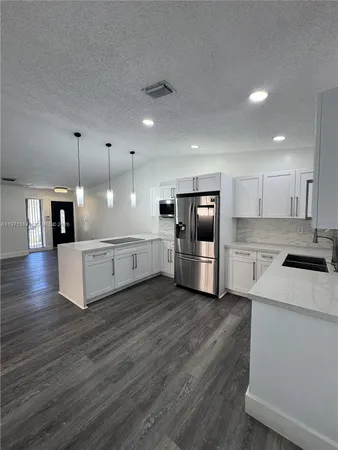 $2,900 | 17528 Northwest 66th Place, Unit 17528, Hialeah, FL 33015