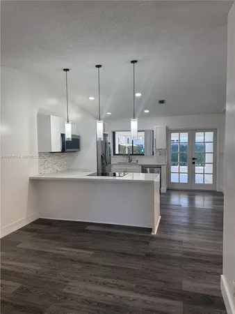 $2,900 | 17528 Northwest 66th Place, Unit 17528, Hialeah, FL 33015