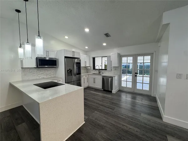 $2,900 | 17528 Northwest 66th Place, Unit 17528, Hialeah, FL 33015