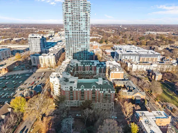 $305,000 | 300 West 5th Street, Unit 227, Charlotte, NC 28202