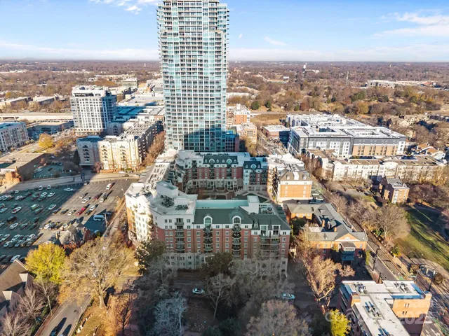 $305,000 | 300 West 5th Street, Unit 227, Charlotte, NC 28202