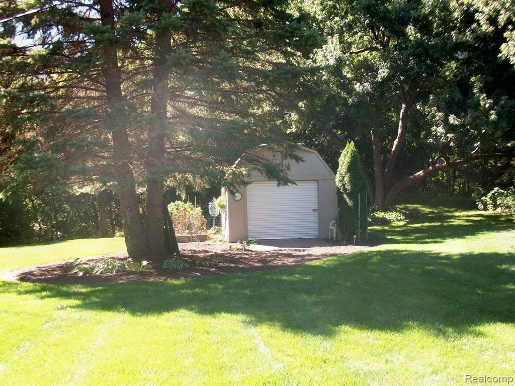 1896 Braemar Road Oakland, MI 48363 - Photo 17 of 19 braemar shed.jpg