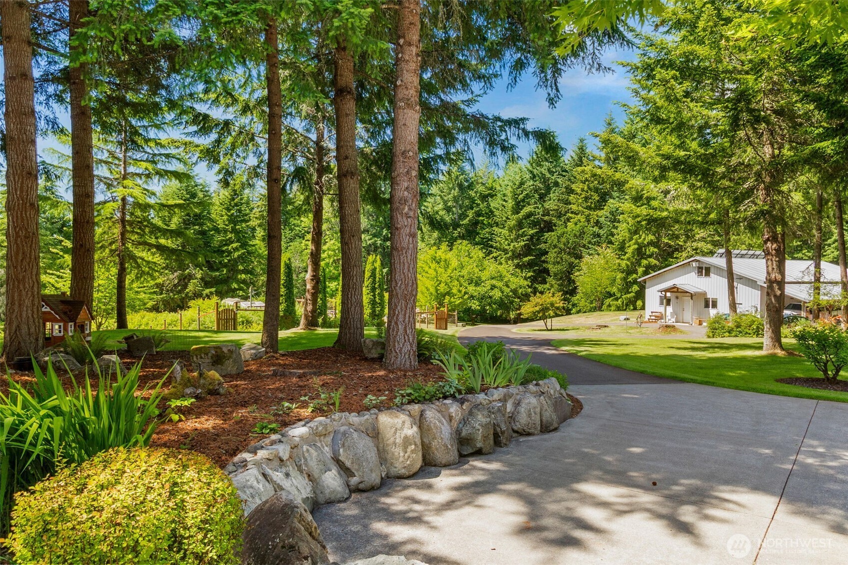 11500 Weisenberger Road Rainier, WA 98576 - Photo 33 of 40
