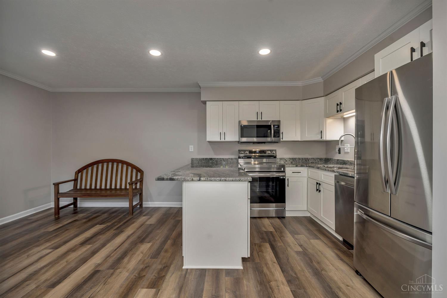 5644 Springdale Road Cincinnati, OH 45251 - Photo 23 of 53