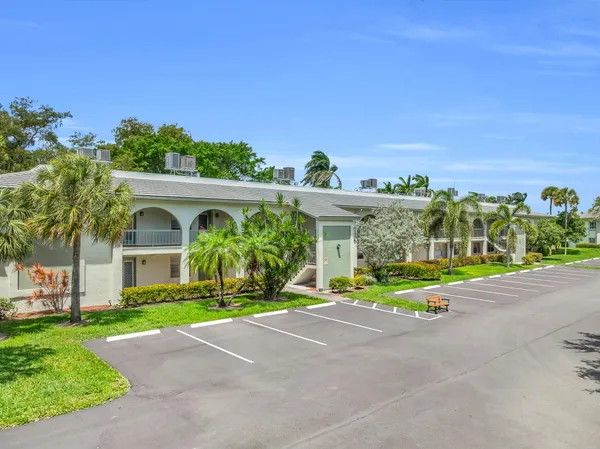 $1,950 | 1102 Bahama Bend, Unit C1, Coconut Creek, FL 33066