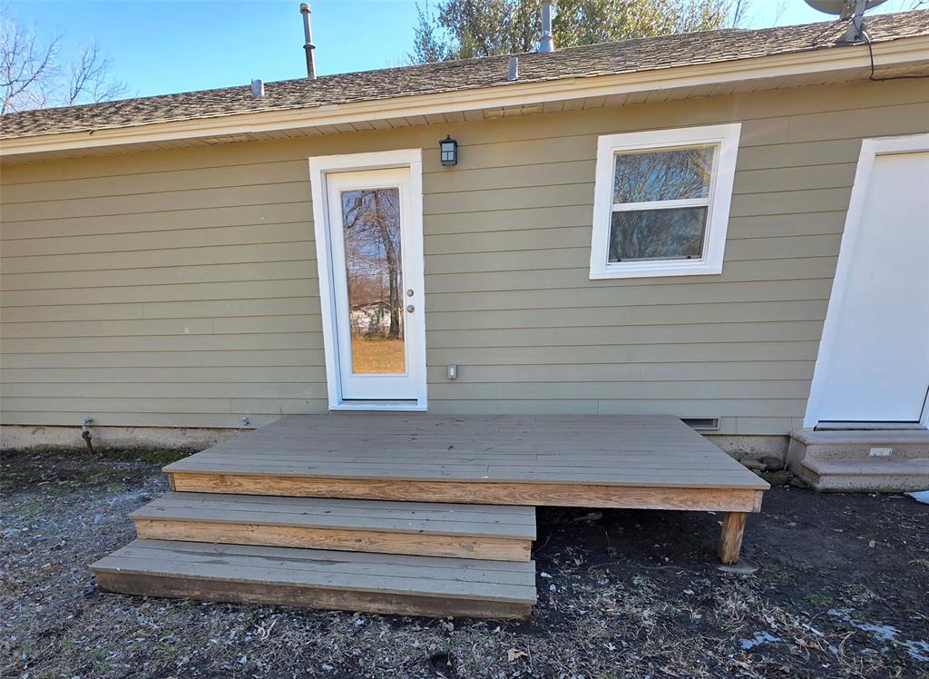 702 Emery Street Denton, TX 76201 - Photo 15 of 16 Composite deck