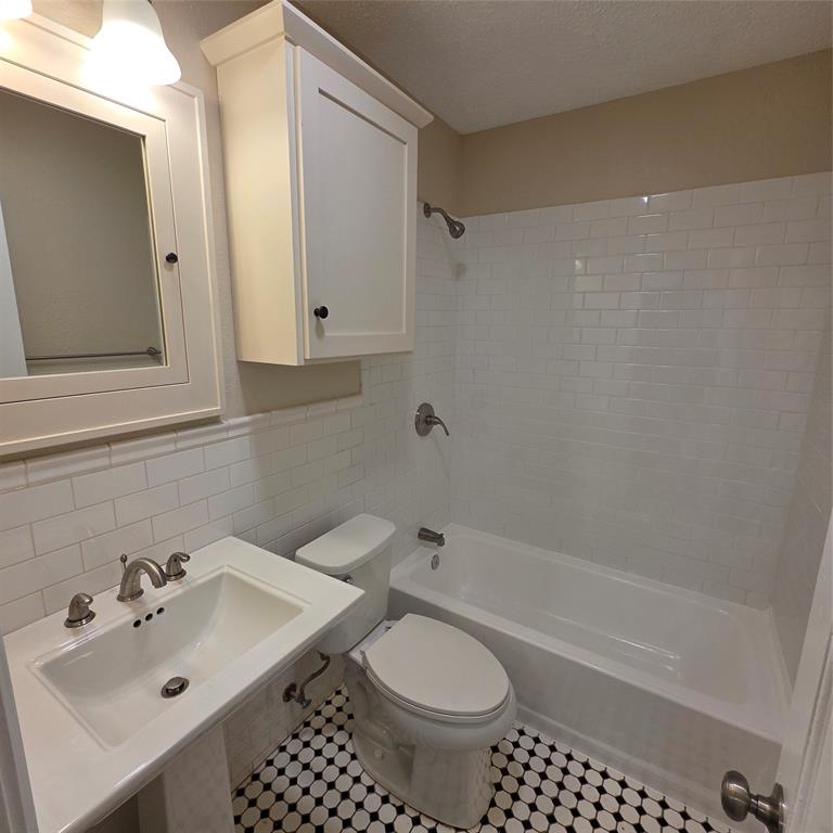 702 Emery Street Denton, TX 76201 - Photo 8 of 16