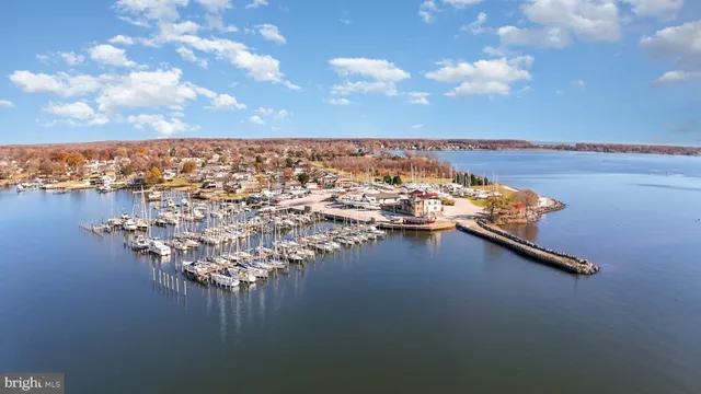 a view of ocean with city view