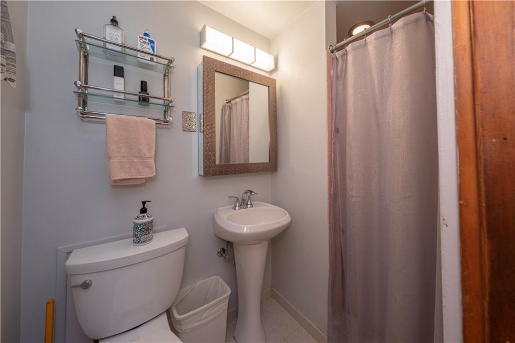 1346 Akehurst Road Pittsburgh, PA 15220 - Photo 24 of 37 Gallery Image 24