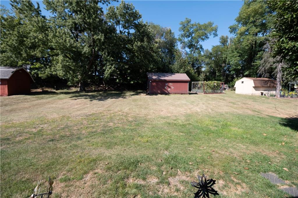 1346 Akehurst Road Pittsburgh, PA 15220 - Photo 4 of 37 Gallery Image 4