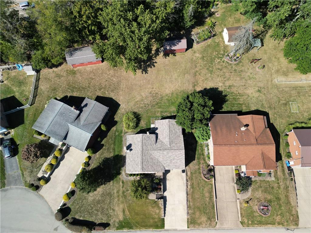 1346 Akehurst Road Pittsburgh, PA 15220 - Photo 6 of 37 Gallery Image 6