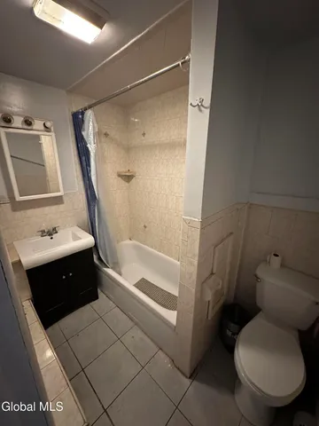 $1,200 | 63 North Bridge Drive, Unit 2, Bethlehem, NY 12203