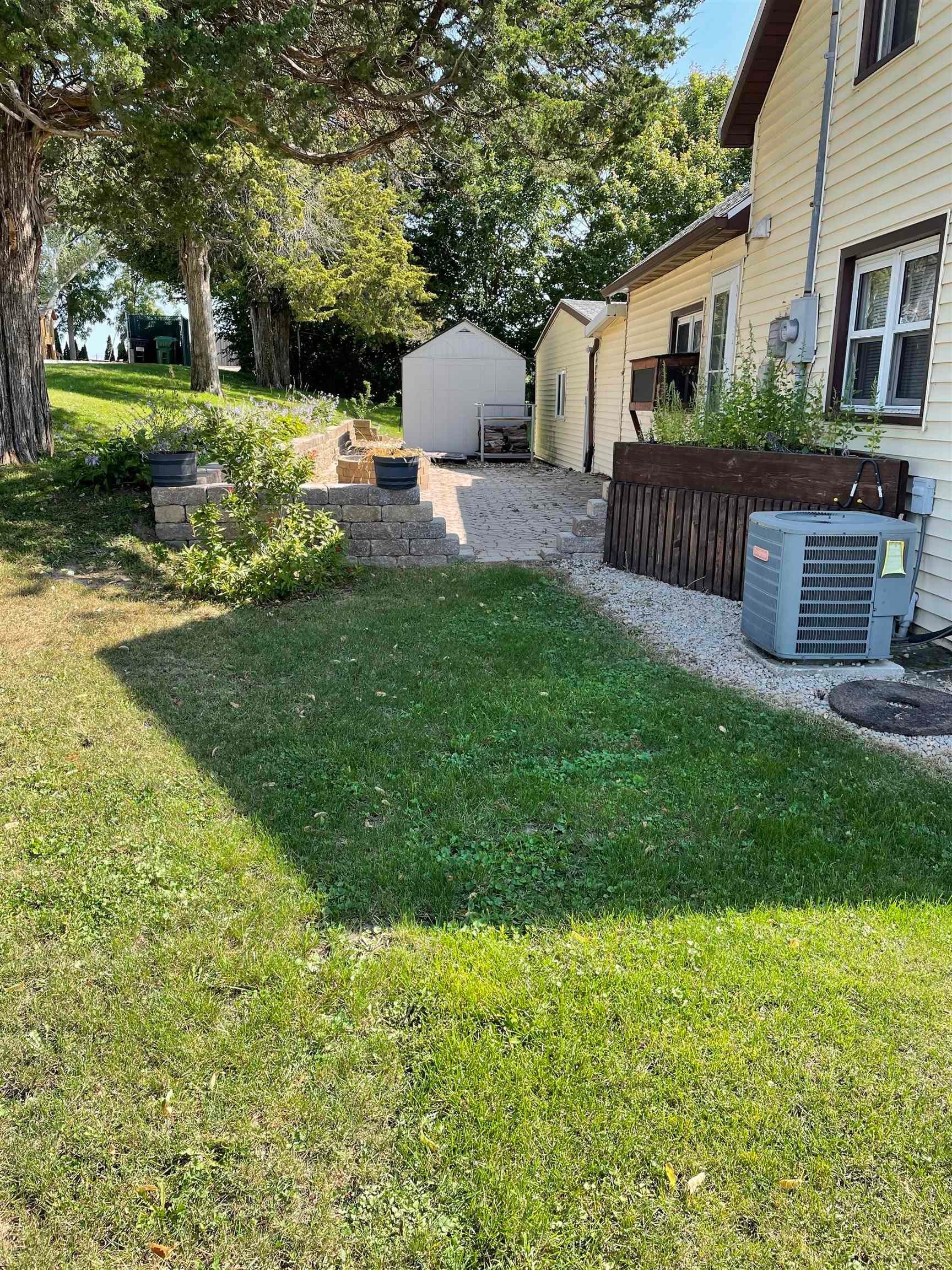 2492 Radford Road Dubuque, IA 52002 - Photo 16 of 18 Gallery Image 16
