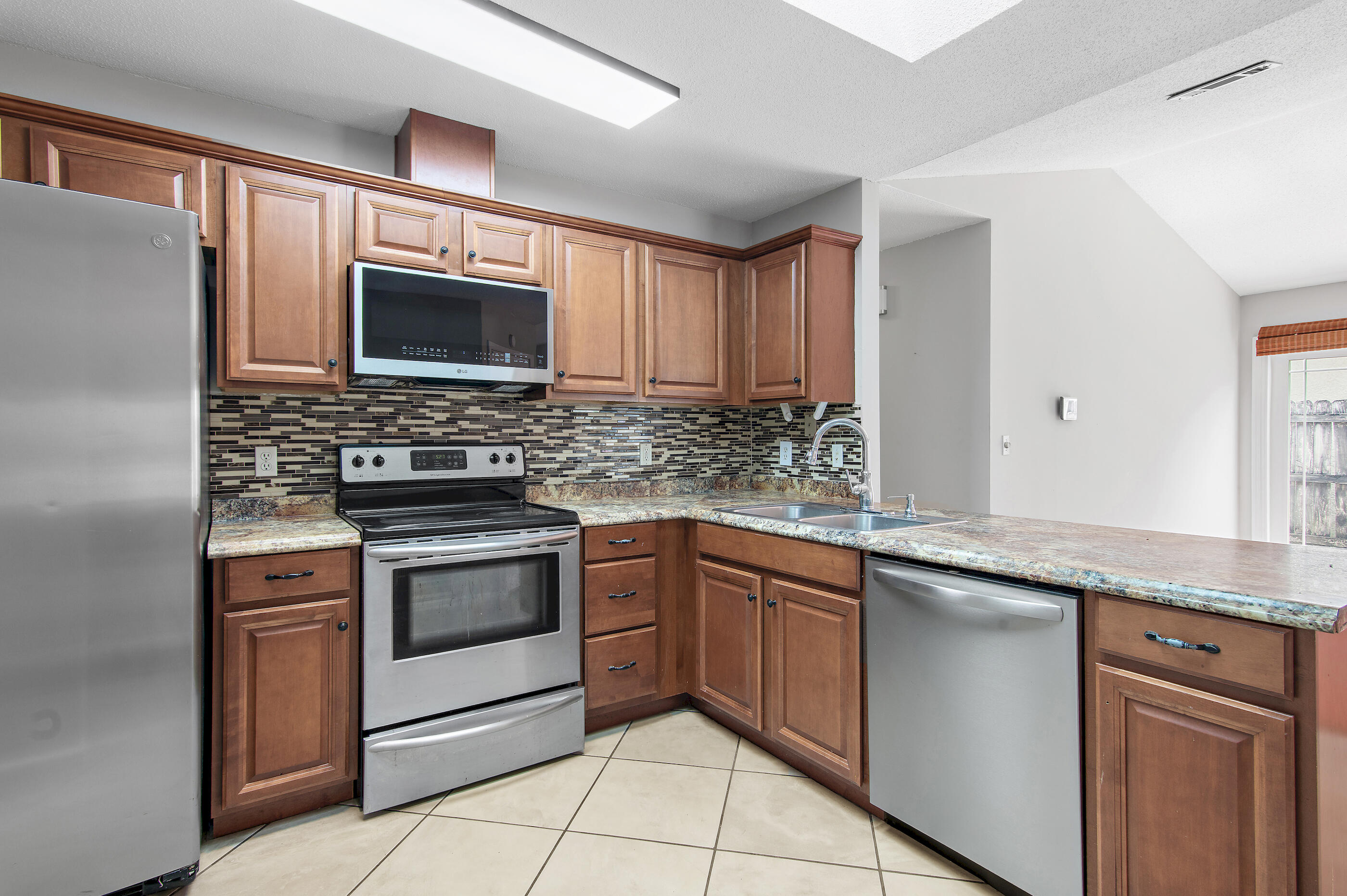 50 Rue D Honfleur Destin, FL 32541 - Photo 10 of 25 Kitchen