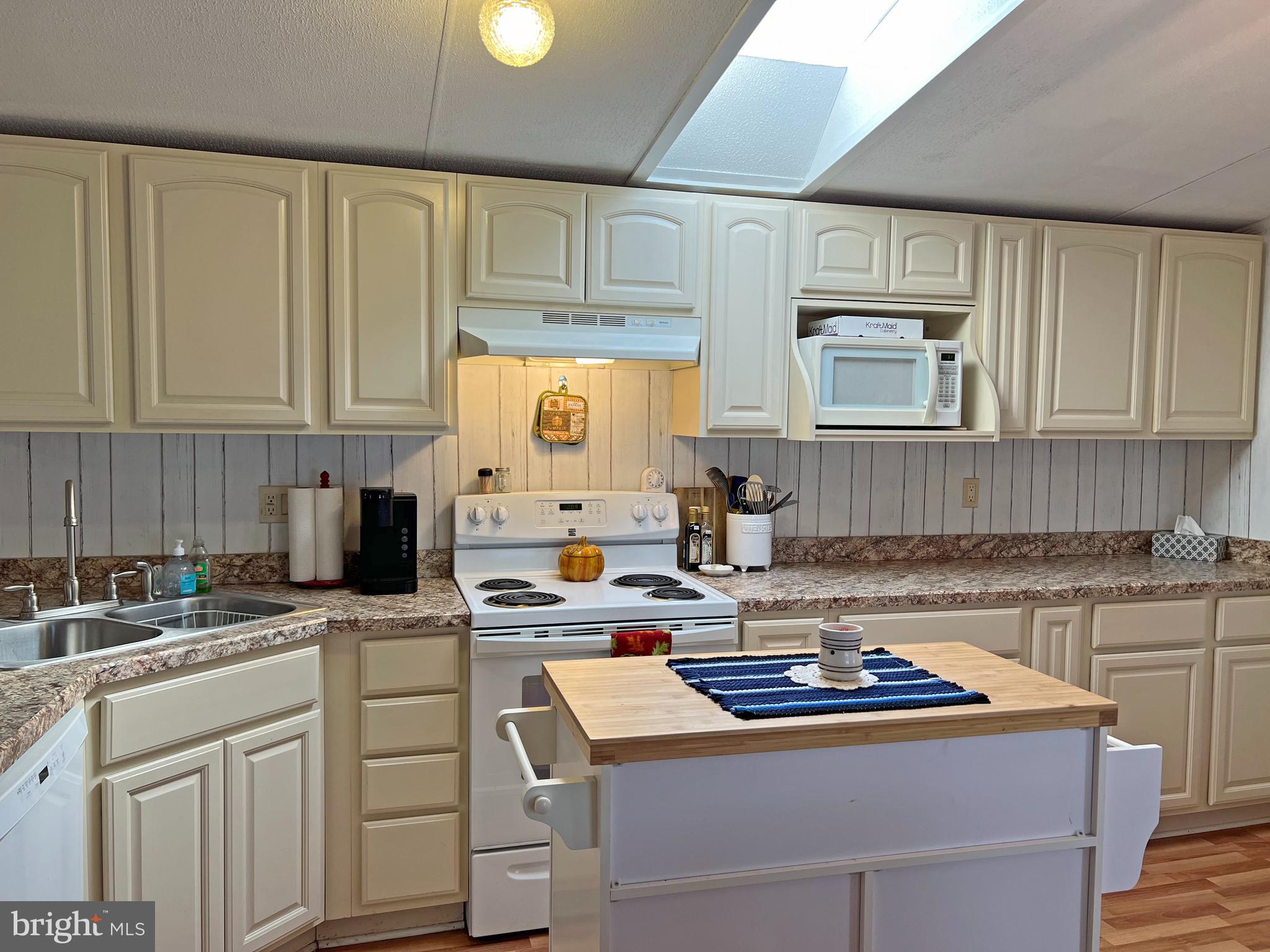 375 Graham Branch Road, Unit 134 Seaford, DE 19973 - Photo 6 of 37 Kitchen Island
