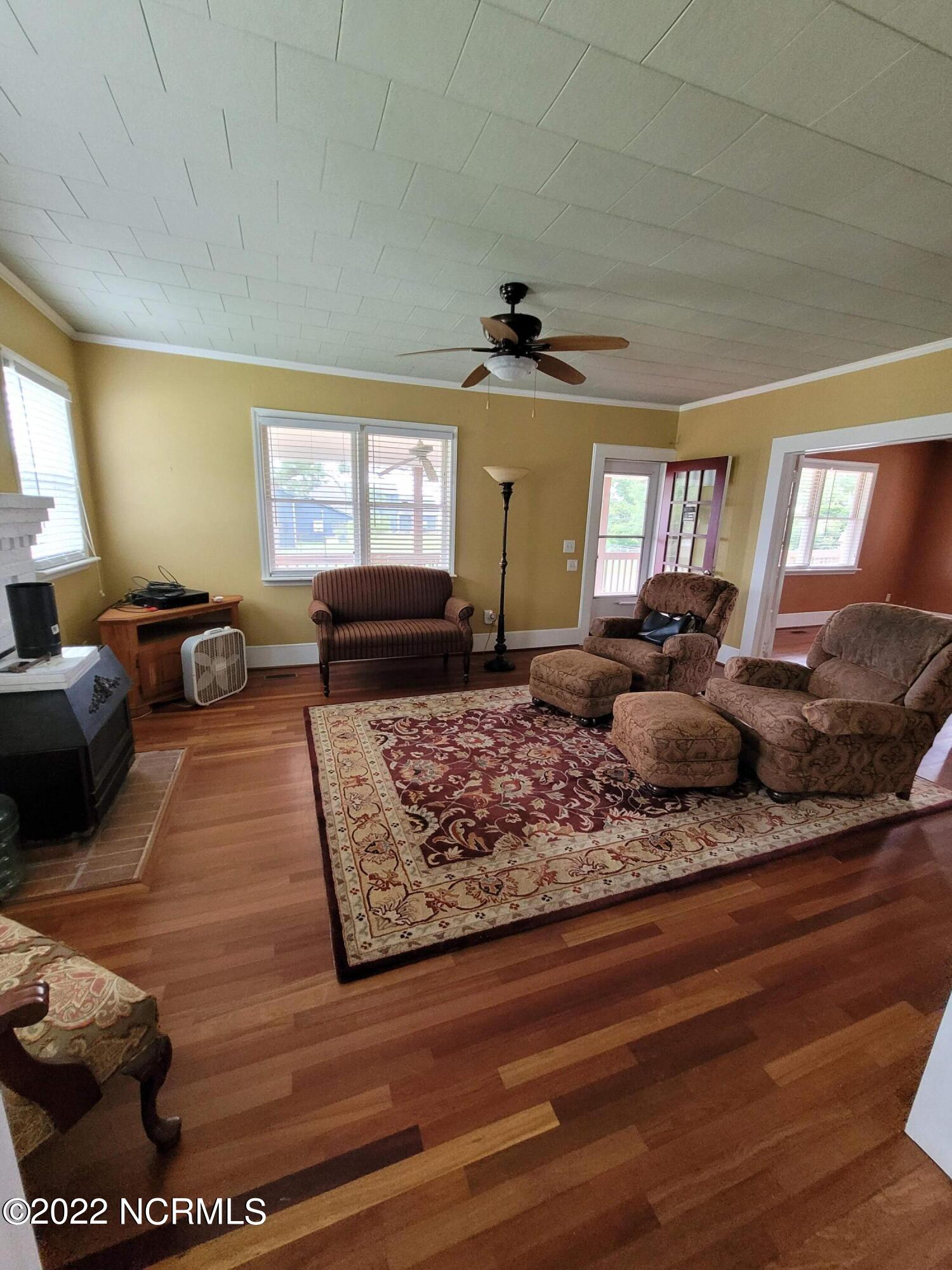 76 2nd Street Vandemere, NC 28587 - Photo 6 of 45 Front Living Room