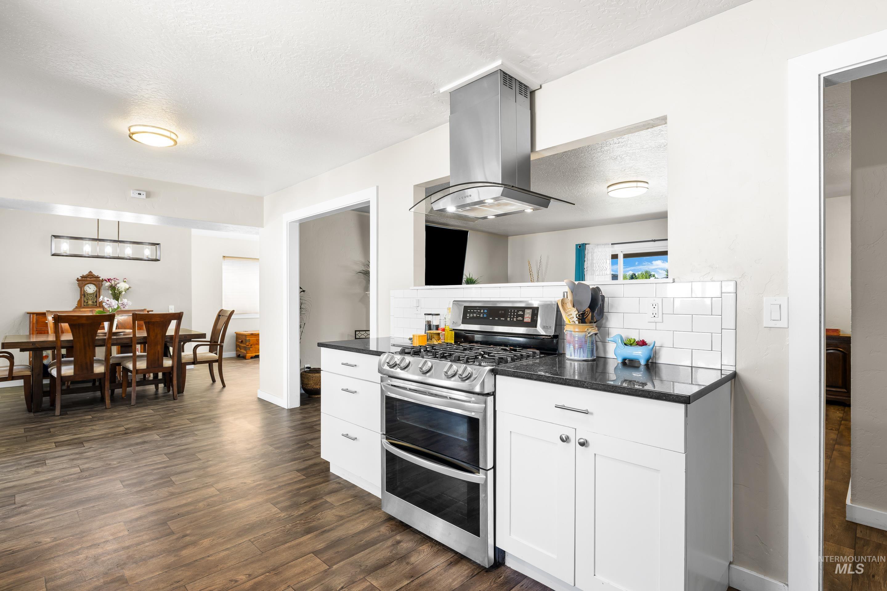 3510 Lassen Street Boise, ID 83703 - Photo 4 of 50