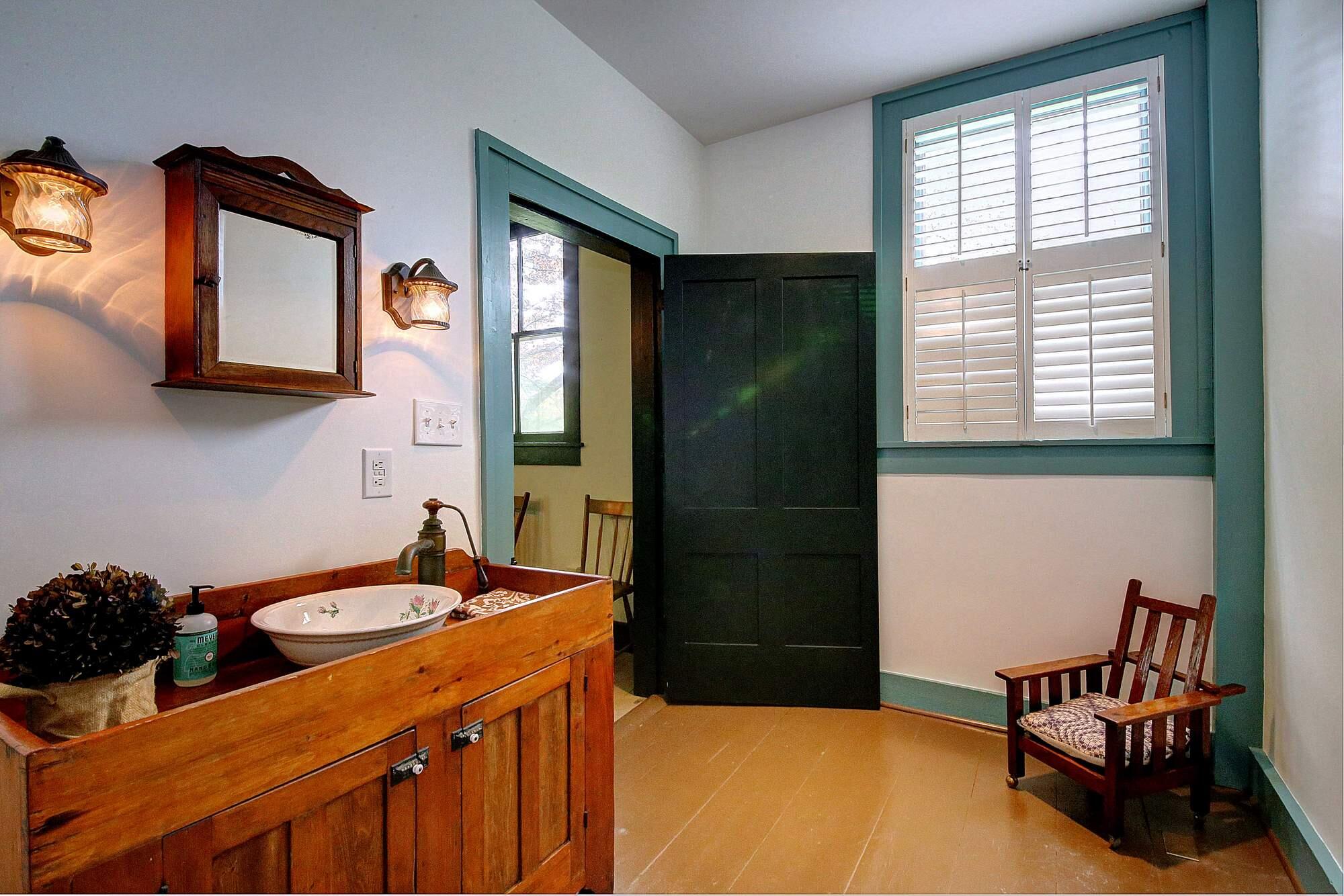 2717 Stone House Road Caldwell, WV 24925 - Photo 23 of 40 Gallery Image 23