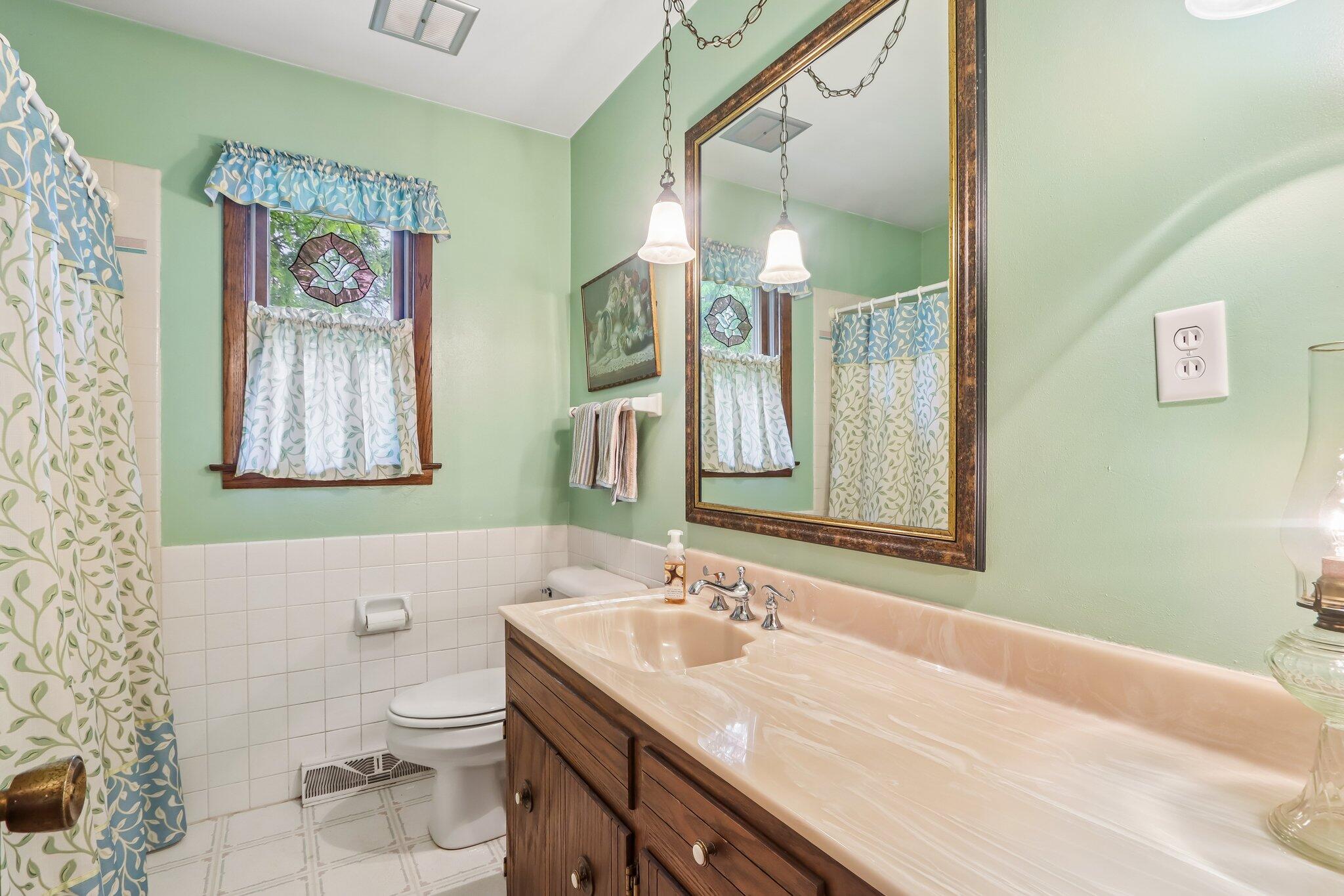 W322N6797 Wildwood Point Road Merton, WI 53029 - Photo 54 of 75 Main bath