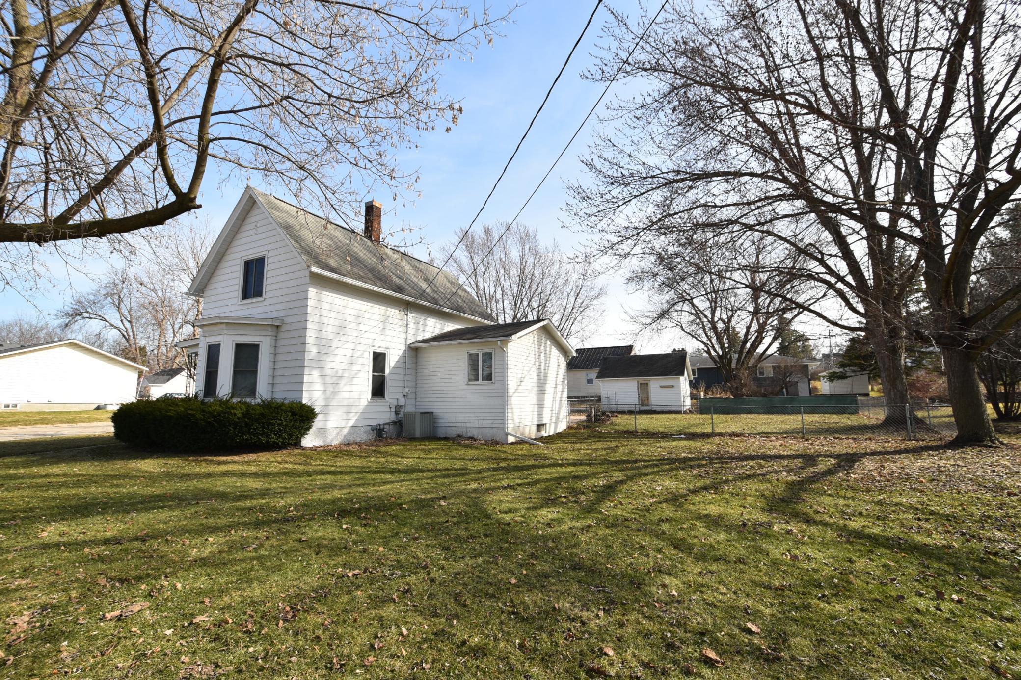 267 East 4th Street Zumbrota, MN 55992 - Photo 2 of 28