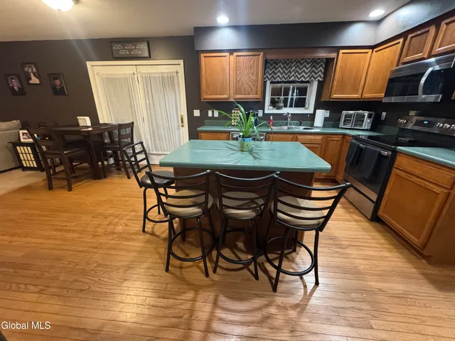 $499,999 | 3 Buttercup Court, Waterford, NY 12188