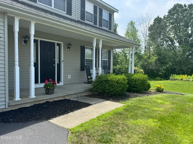 $499,999 | 3 Buttercup Court, Waterford, NY 12188