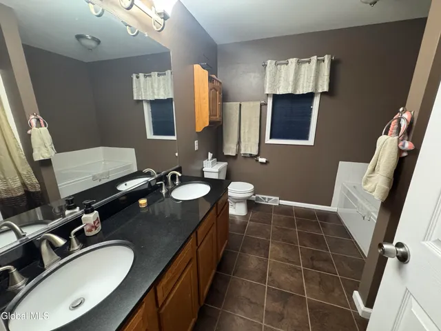 $499,999 | 3 Buttercup Court, Waterford, NY 12188