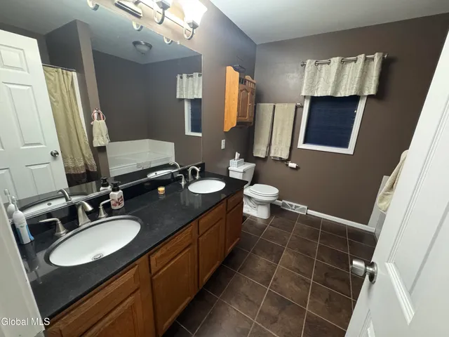 $499,999 | 3 Buttercup Court, Waterford, NY 12188