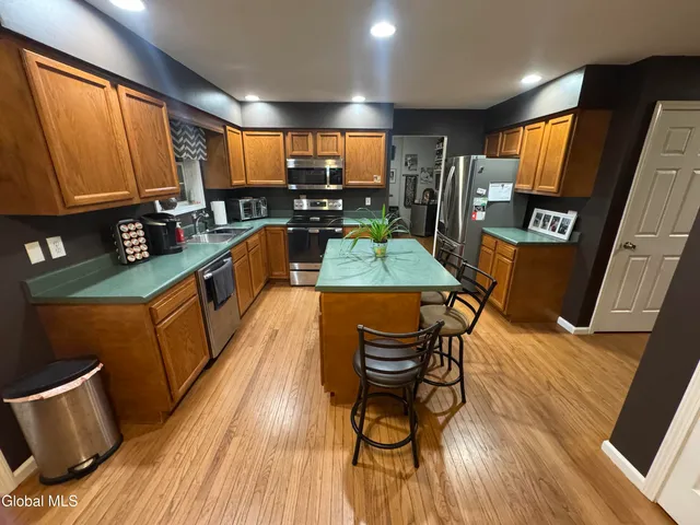 $499,999 | 3 Buttercup Court, Waterford, NY 12188