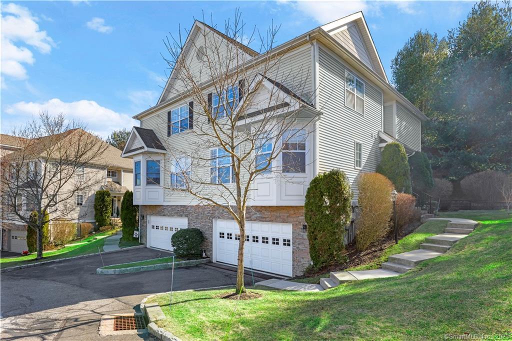13 Faith Lane, Unit 13 Danbury, CT 06810 - Photo 1 of 1