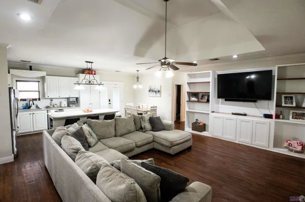 $245,000 | 347 Le Village Drive, Larose, LA 70373