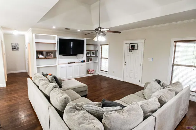 $265,000 | 347 Le Village Drive, Larose, LA 70373