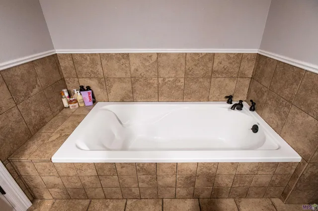 $265,000 | 347 Le Village Drive, Larose, LA 70373