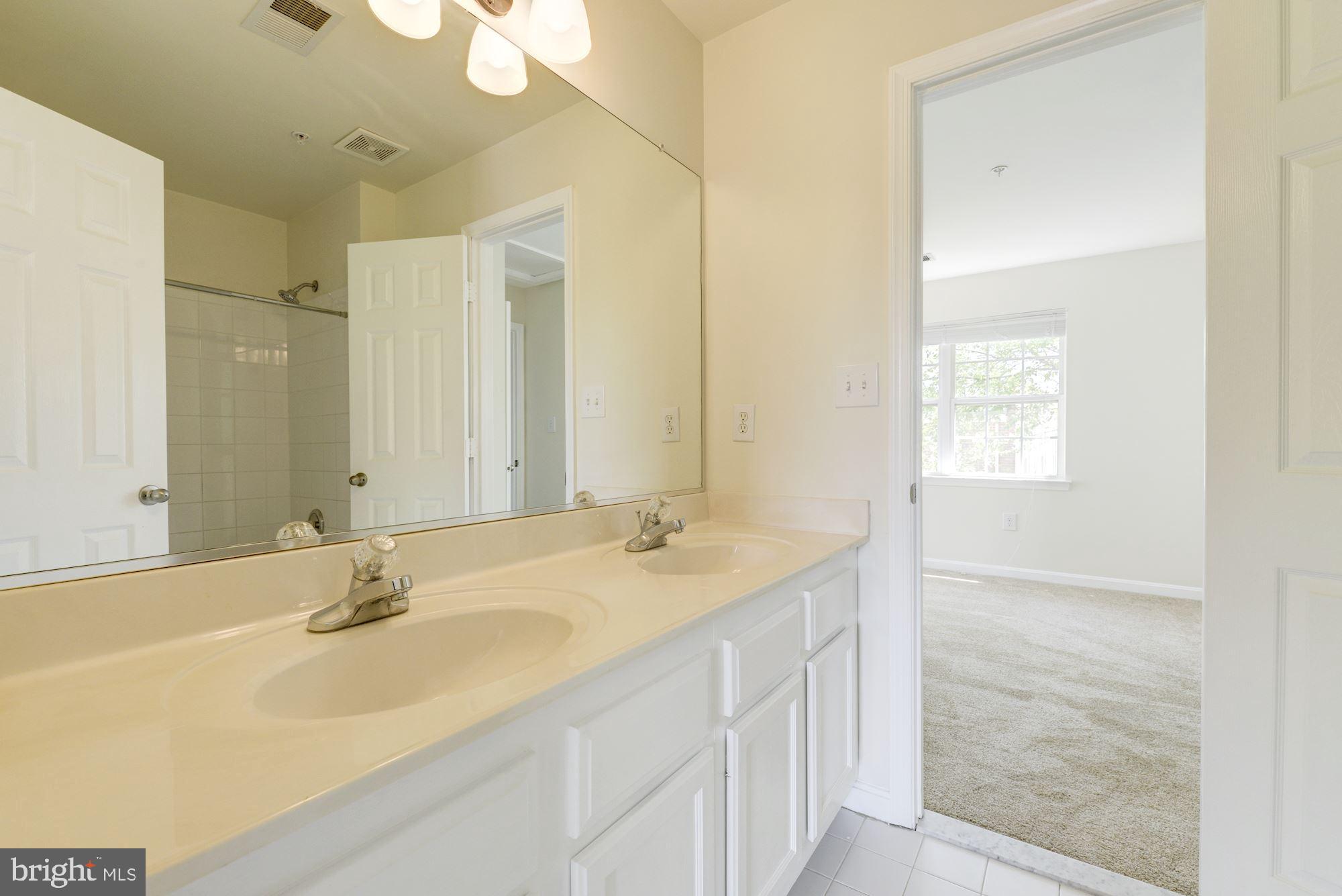 3322 Oxon Run Road Southeast Washington, DC 20032 - Photo 29 of 45 Bathroom #2