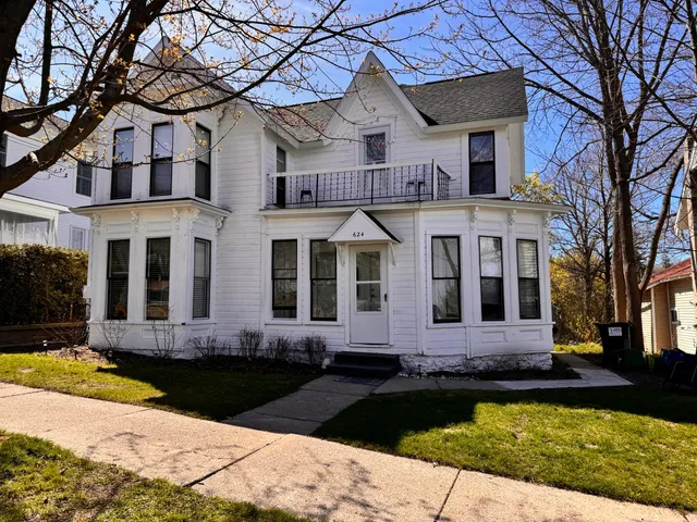 $850,000 | 624 Michigan Street, Petoskey, MI 49770