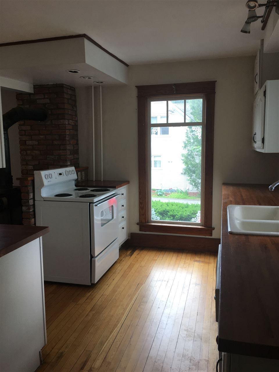 13 Clinton Avenue Rutland, VT 05701 - Photo 11 of 30