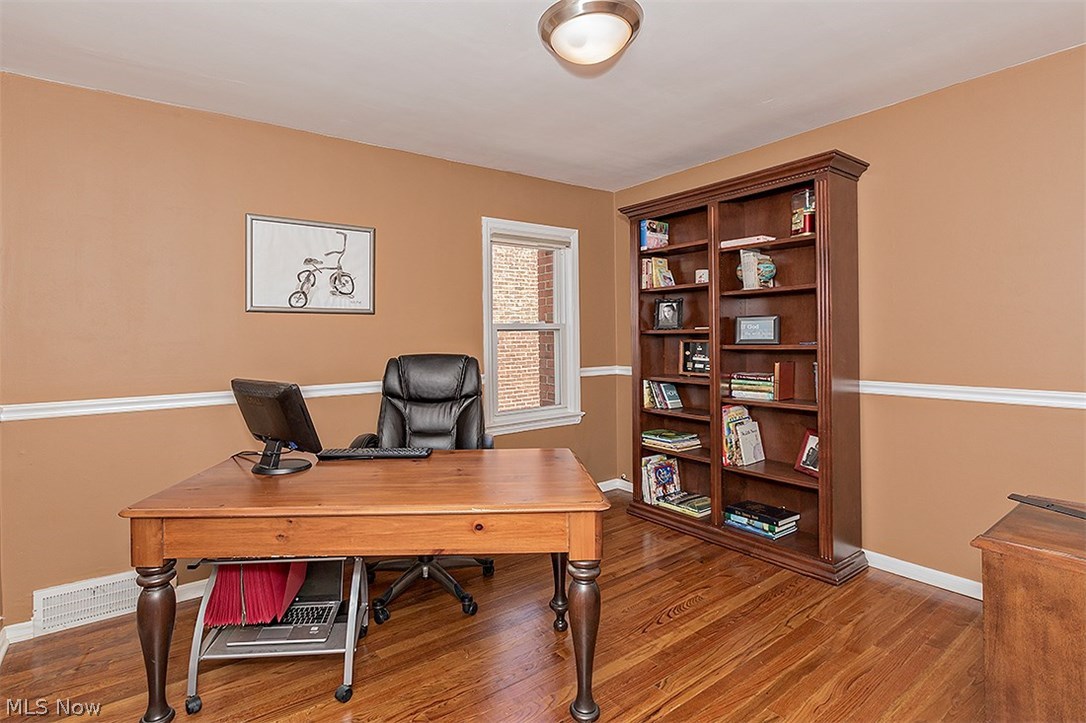 2584 Saybrook Road Cleveland, OH 44118 - Photo 21 of 27 Gallery Image 21