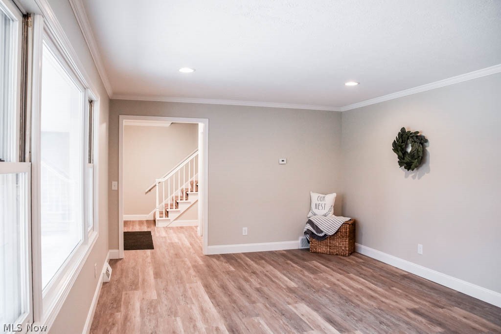 912 East Smith Road Medina, OH 44256 - Photo 2 of 29 Living room and entryway