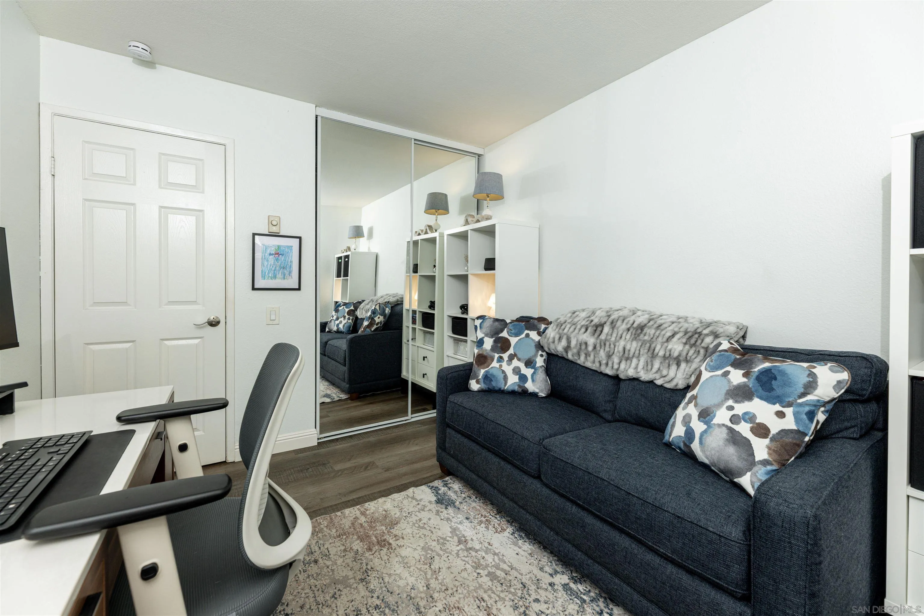 3550 Ruffin Road, Unit 155 San Diego, CA 92123 - Photo 21 of 25 a living room with furniture