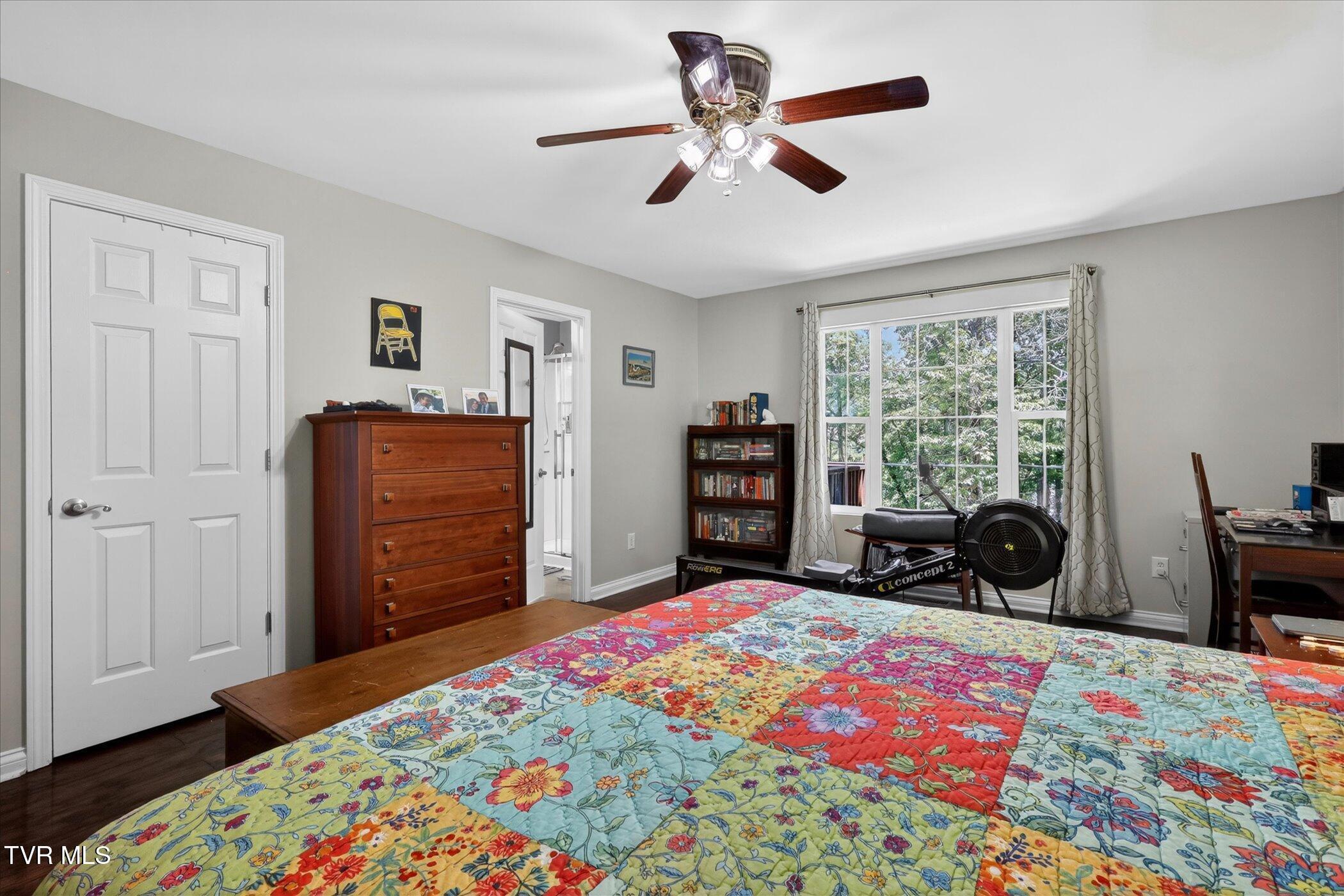 312 Mockingbird Road Bristol, TN 37620 - Photo 20 of 44 19-312-Mockingbird-Rd-Bristol-WindowStil