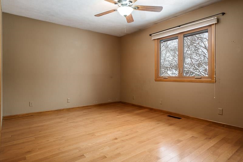 10077 Jesters Row Roscoe, IL 61073 - Photo 26 of 61 an empty room with a window