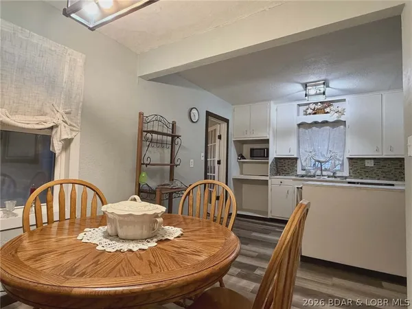 $158,900 | 28 Greenwood Drive, Lebanon, MO 65536