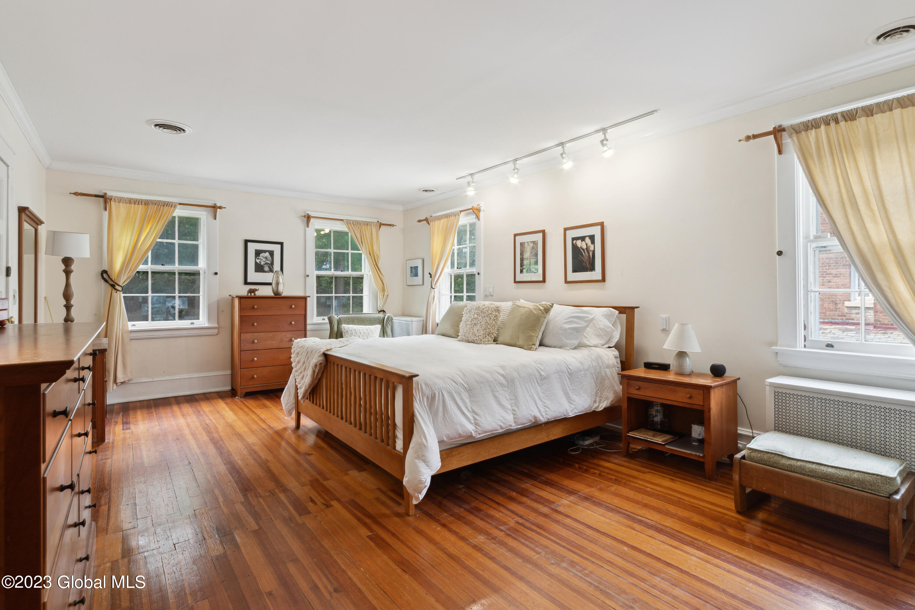 5 Westover Road Troy, NY 12180 - Photo 13 of 31 VC_AM_072423_0073