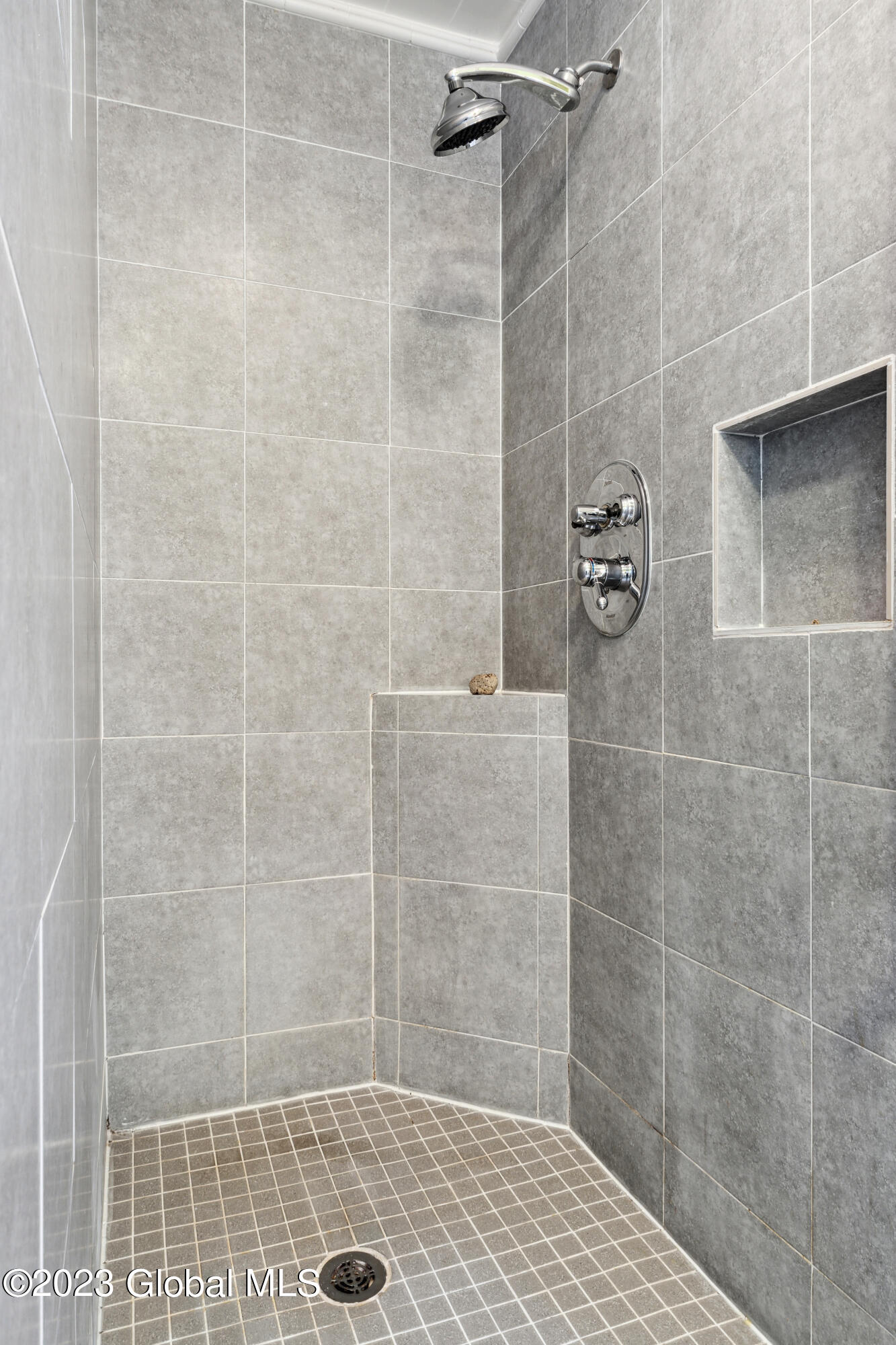 5 Westover Road Troy, NY 12180 - Photo 15 of 31 VC_AM_072423_0095