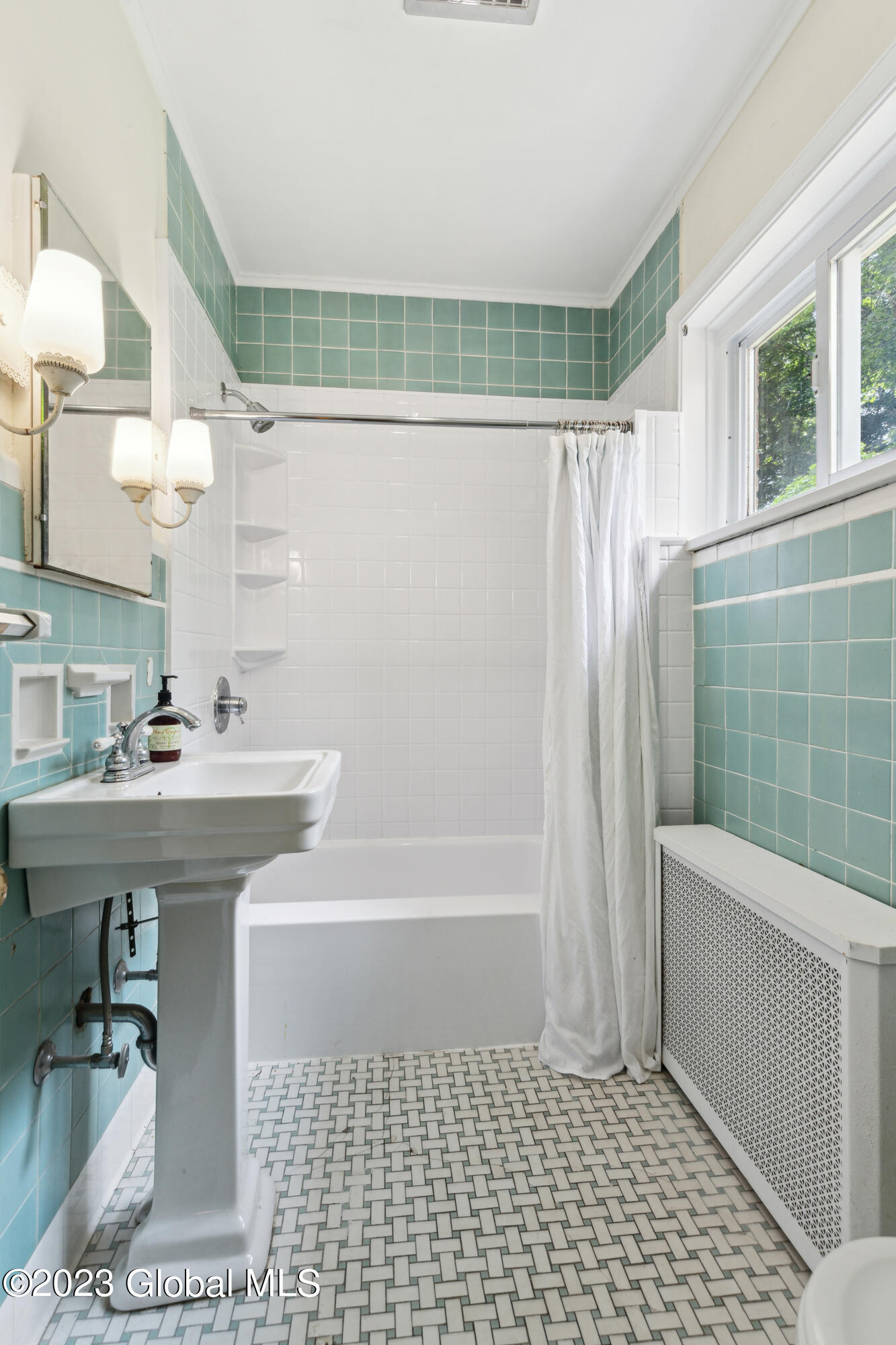 5 Westover Road Troy, NY 12180 - Photo 18 of 31 VC_AM_072423_0106