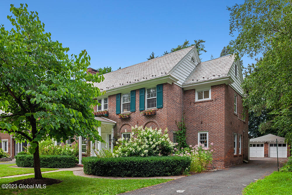 5 Westover Road Troy, NY 12180 - Photo 2 of 31 VC_AM_072423_0019