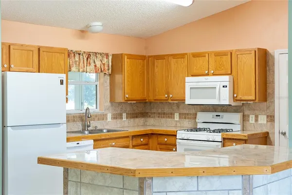 $275,000 | 17870 Southeast 92nd Amory Avenue, The Villages, FL 32162